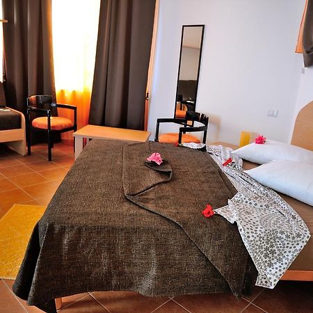Hotel Hr Costa Rei 무라베라 외부 사진
