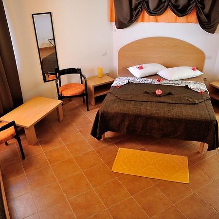 Hotel Hr Costa Rei 무라베라 외부 사진
