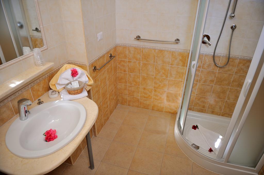 Hotel Hr Costa Rei 무라베라 객실 사진