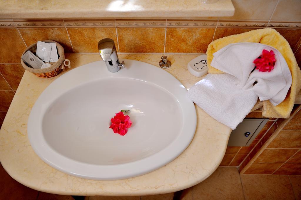 Hotel Hr Costa Rei 무라베라 객실 사진